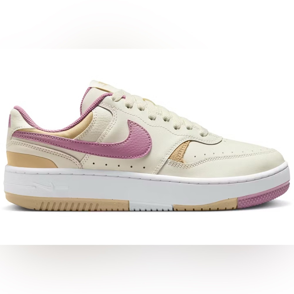 Nike Gamma Force in Soft Pearl Sesame White Elemental Pink Womens Size 10.5